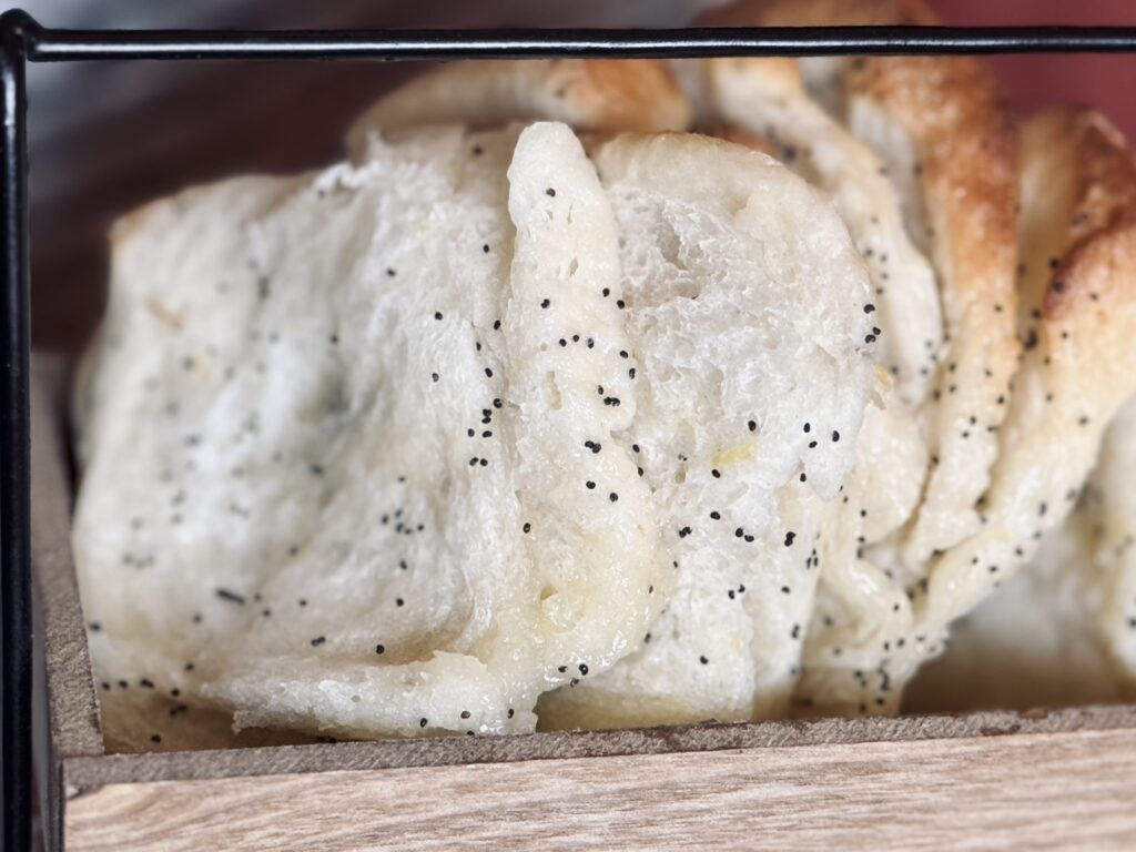 lemon poppyseed sourdough pull-apart bread