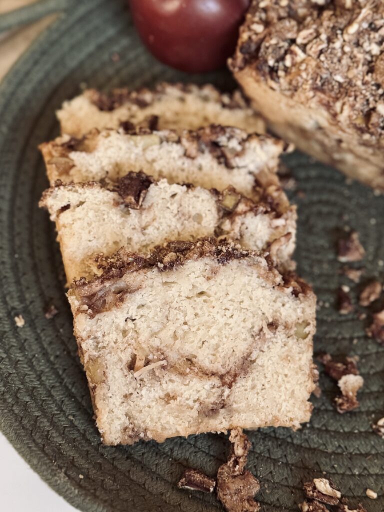 cinnamon apple swirl sourdough discard bread